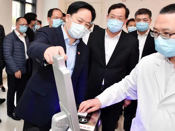 Suzhou Vaccination Point Implements Face Temperature Measurement and Health Code Scanning Device